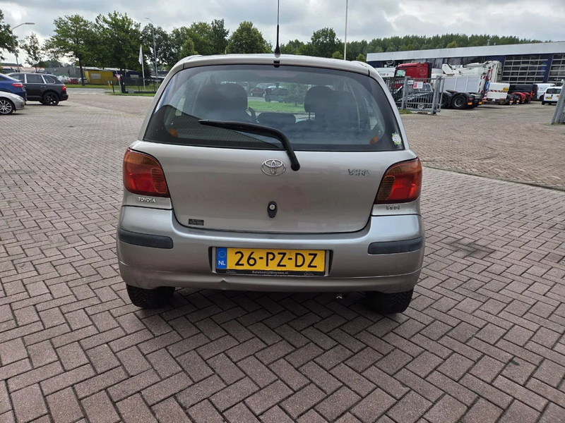 Toyota Yaris 1.3 VVT-i Idols 5drs - Hatchback: obrázek 4 Toyota Yaris 1.3 VVT-i Idols 5drs - Hatchback: obrázek 4