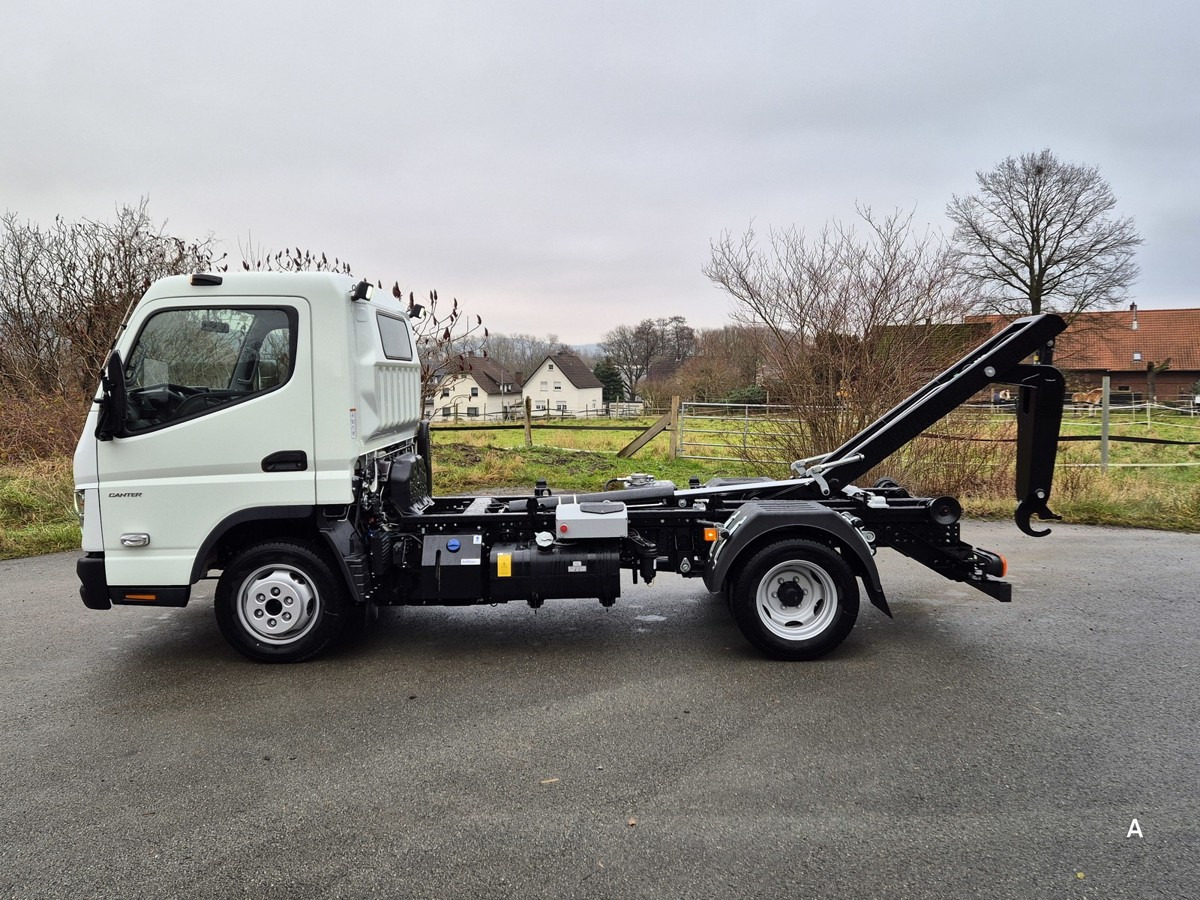 FUSO 3C15 Duonic Aut.City Abrollkipper AHK 3.5T - Hákový nosič kontejnerů: obrázek 4 FUSO 3C15 Duonic Aut.City Abrollkipper AHK 3.5T - Hákový nosič kontejnerů: obrázek 4