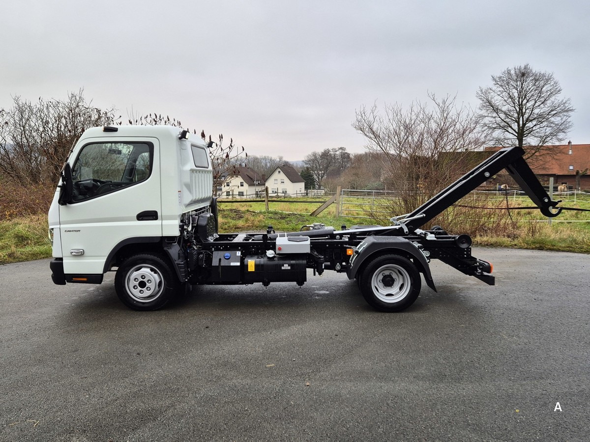 FUSO 3C15 Duonic Aut.City Abrollkipper AHK 3.5T - Hákový nosič kontejnerů: obrázek 3 FUSO 3C15 Duonic Aut.City Abrollkipper AHK 3.5T - Hákový nosič kontejnerů: obrázek 3