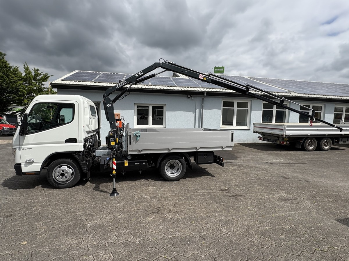 FUSO 3S15 Alu Pritsche 2.80m Ladekran Funk! sofort ve - Auto s hydraulickou rukou, Nákladní automobil valníkový/ Plošinový: obrázek 4 FUSO 3S15 Alu Pritsche 2.80m Ladekran Funk! sofort ve - Auto s hydraulickou rukou, Nákladní automobil valníkový/ Plošinový: obrázek 4