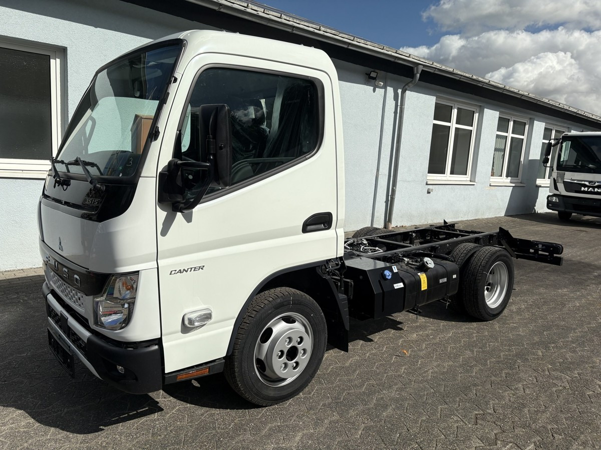 FUSO 3S15 Fahrgestell 2500 Nebenantrieb - Podvozek s kabinou: obrázek 1 FUSO 3S15 Fahrgestell 2500 Nebenantrieb - Podvozek s kabinou: obrázek 1