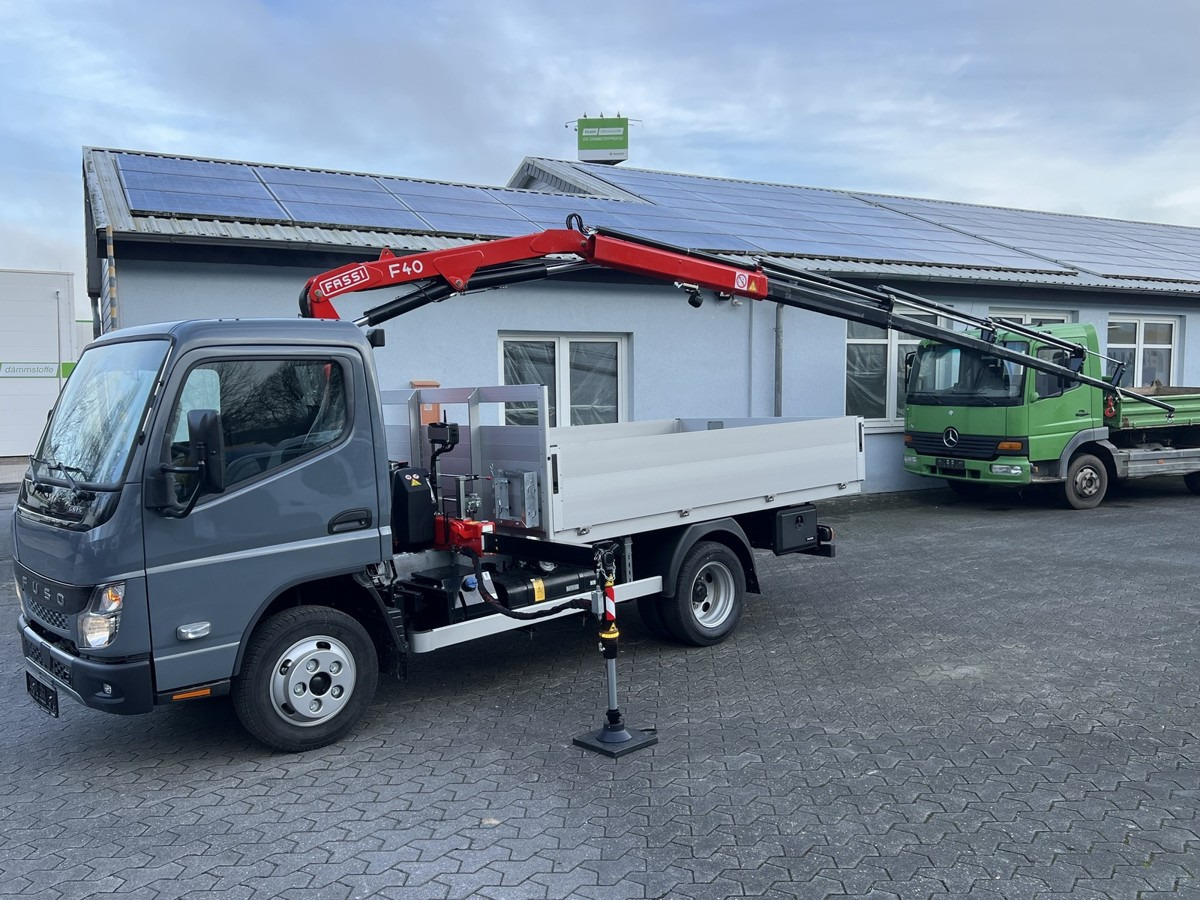 FUSO 6S15 Pritsche 3.0m Kran 4xhydr. Funk! - Dodávka valník: obrázek 2 FUSO 6S15 Pritsche 3.0m Kran 4xhydr. Funk! - Dodávka valník: obrázek 2