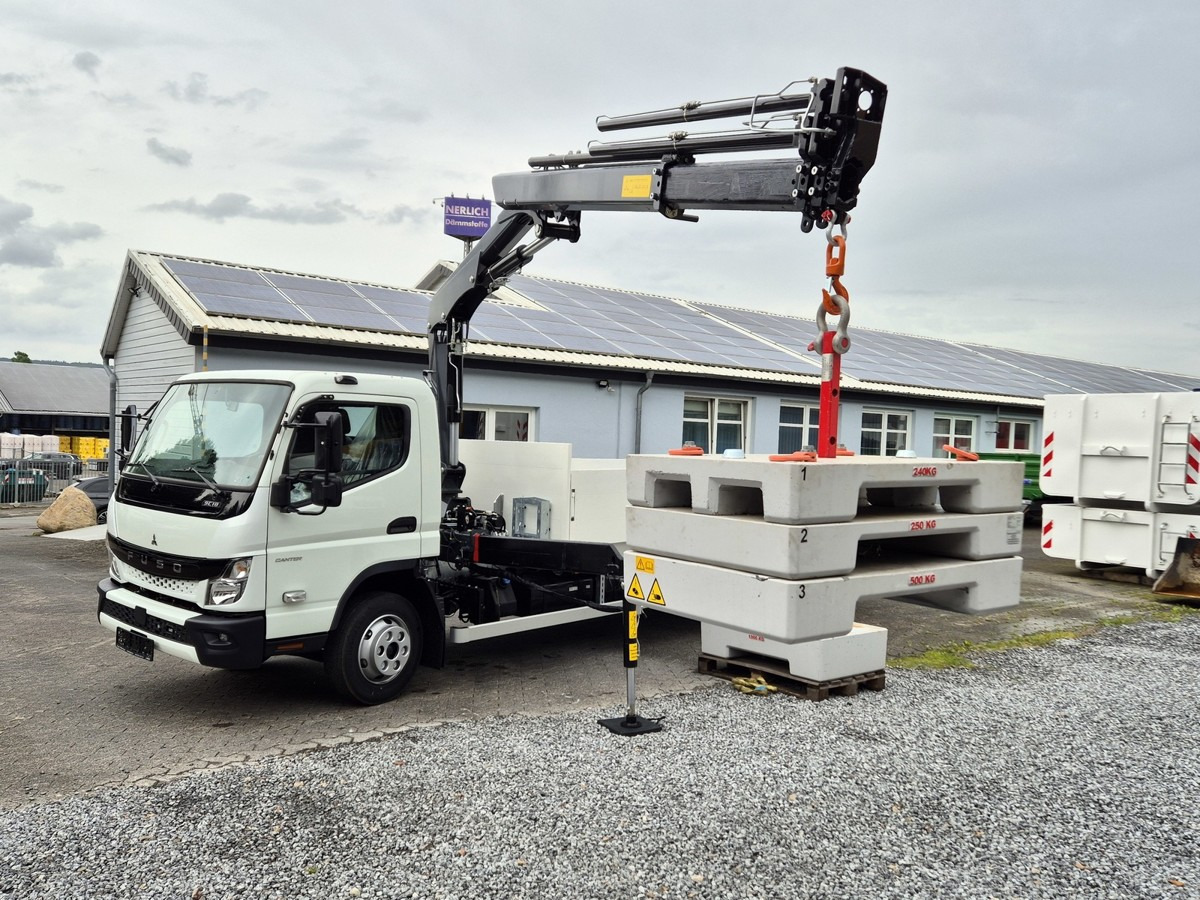 FUSO FUSO 9C18 Canter Alu Pritsche 5.5m Kran 3x hydr. - Dodávka valník: obrázek 1 FUSO FUSO 9C18 Canter Alu Pritsche 5.5m Kran 3x hydr. - Dodávka valník: obrázek 1