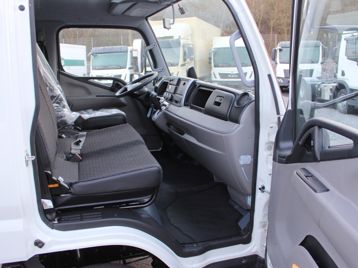 Interior photo 1: FUSO FUSO 9C18 Canter Alu Pritsche 6.1m NL 5000kg! leasing FUSO FUSO 9C18 Canter Alu Pritsche 6.1m NL 5000kg!