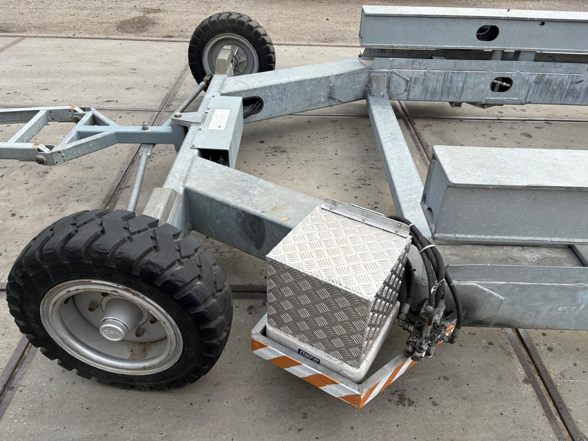 HARBECK Hafentrailer Harbeck LTS200 20t - Lodní přívěs: obrázek 5 HARBECK Hafentrailer Harbeck LTS200 20t - Lodní přívěs: obrázek 5