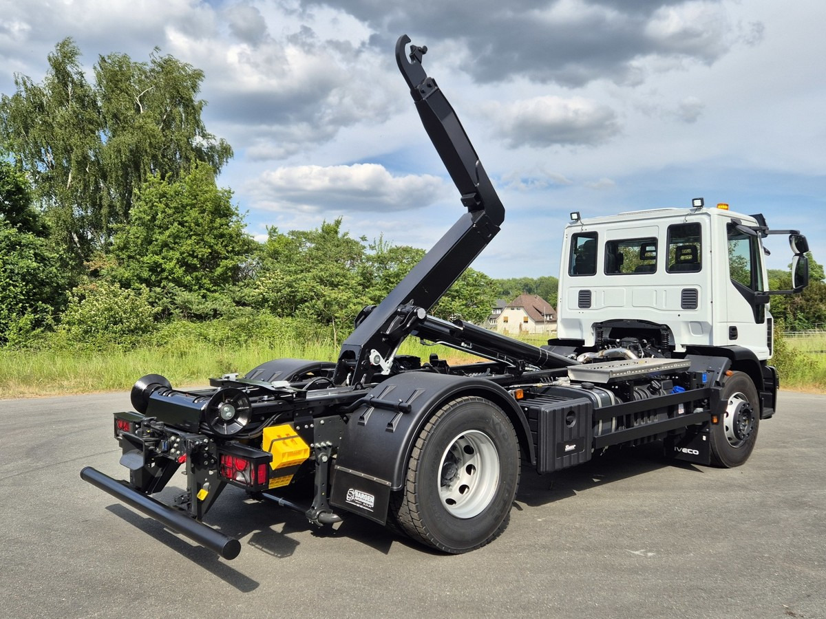 IVECO Euro Cargo 180E32 4x2 Abrollkipper Teleskoparm - Hákový nosič kontejnerů: obrázek 5 IVECO Euro Cargo 180E32 4x2 Abrollkipper Teleskoparm - Hákový nosič kontejnerů: obrázek 5