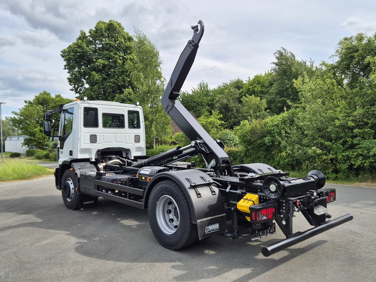 IVECO Euro Cargo 180E32 4x2 Abrollkipper Teleskoparm - Hákový nosič kontejnerů: obrázek 3 IVECO Euro Cargo 180E32 4x2 Abrollkipper Teleskoparm - Hákový nosič kontejnerů: obrázek 3