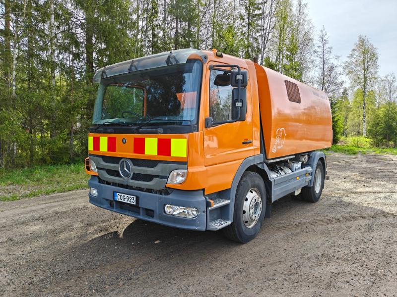 Bucher Cityfant 60 MB Atego - Zametací vůz: obrázek 2 Bucher Cityfant 60 MB Atego - Zametací vůz: obrázek 2