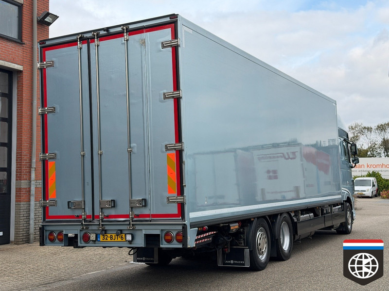 DAF XF 460 FAN TAIL LIFT / TRS / NIGHT A/C / RACING TEAM / CAMPER - Chladírenský nákladní automobil: obrázek 5 DAF XF 460 FAN TAIL LIFT / TRS / NIGHT A/C / RACING TEAM / CAMPER - Chladírenský nákladní automobil: obrázek 5