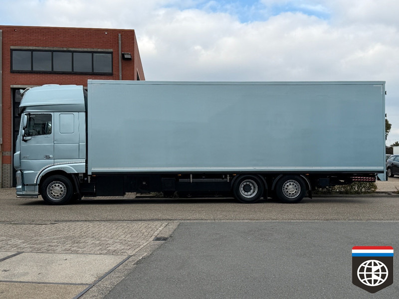 DAF XF 460 FAN TAIL LIFT / TRS / NIGHT A/C / RACING TEAM / CAMPER - Chladírenský nákladní automobil: obrázek 3 DAF XF 460 FAN TAIL LIFT / TRS / NIGHT A/C / RACING TEAM / CAMPER - Chladírenský nákladní automobil: obrázek 3