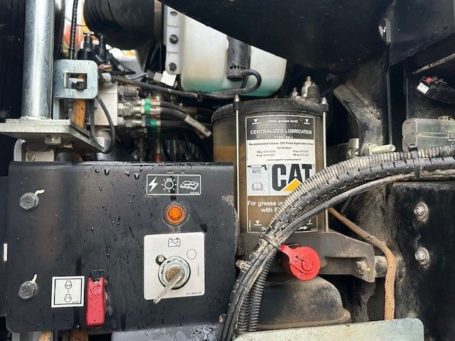 Kolesové rýpadlo CAT M315F, OilQuick, Hammer- u- Greifersteuerung: obrázek 6