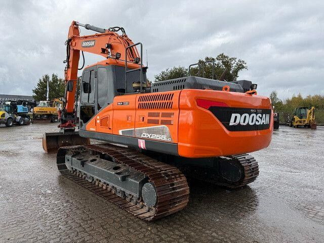 Doosan DX 255 LC-5, Rototilt,Div. Löffel,Greifer+Hammer - Pásové rýpadlo: obrázek 3 Doosan DX 255 LC-5, Rototilt,Div. Löffel,Greifer+Hammer - Pásové rýpadlo: obrázek 3