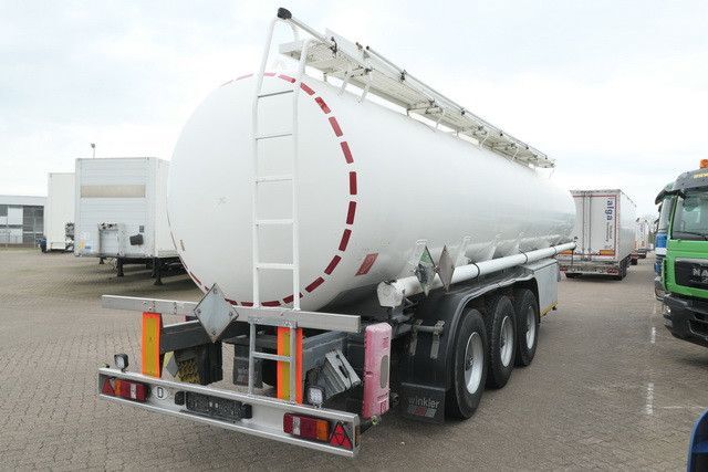 Kässbohrer STH 34/10-24/Tank 34.000 ltr./Unterbefüll./Pumpe - Cisternový návěs: obrázek 4 Kässbohrer STH 34/10-24/Tank 34.000 ltr./Unterbefüll./Pumpe - Cisternový návěs: obrázek 4