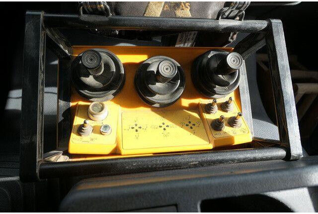 Sklápěč Mercedes-Benz 1828 Atego 4x4, Atlas AK 105.1, Funk, Hydr., AHK: obrázek 15 Sklápěč Mercedes-Benz 1828 Atego 4x4, Atlas AK 105.1, Funk, Hydr., AHK: obrázek 15