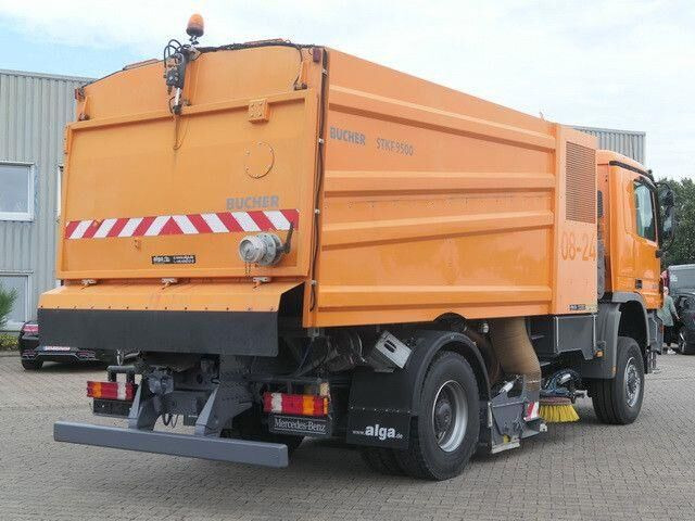 Mercedes-Benz 2032 A Actros 4x4, Bucher STKF 9500, Airport, AC - Zametací vůz: obrázek 3 Mercedes-Benz 2032 A Actros 4x4, Bucher STKF 9500, Airport, AC - Zametací vůz: obrázek 3