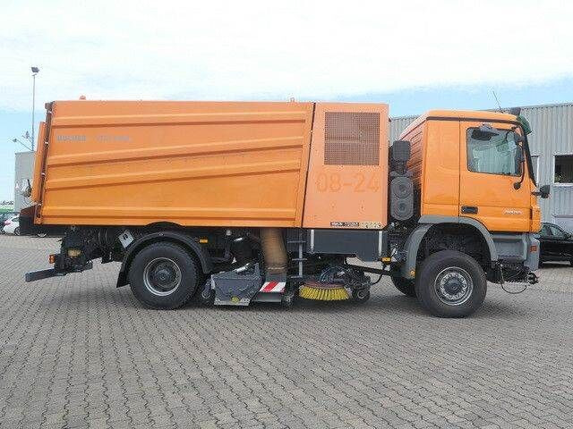 Mercedes-Benz 2032 A Actros 4x4, Bucher STKF 9500, Airport, AC - Zametací vůz: obrázek 2 Mercedes-Benz 2032 A Actros 4x4, Bucher STKF 9500, Airport, AC - Zametací vůz: obrázek 2