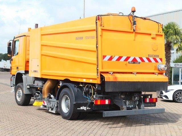 Mercedes-Benz 2032 A Actros 4x4, Bucher STKF 9500, Airport, AC - Zametací vůz: obrázek 5 Mercedes-Benz 2032 A Actros 4x4, Bucher STKF 9500, Airport, AC - Zametací vůz: obrázek 5