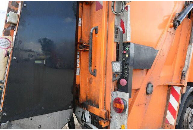 Mercedes-Benz 2532 L Actros 6x2, Faun, Zöller, 24m³, MP3, AC - Vůz na odvoz odpadků: obrázek 5 Mercedes-Benz 2532 L Actros 6x2, Faun, Zöller, 24m³, MP3, AC - Vůz na odvoz odpadků: obrázek 5