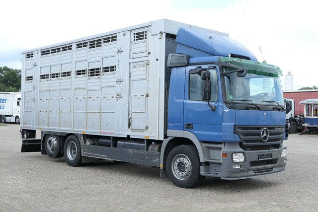 Mercedes-Benz 2541 L Actros 6x2, Finkl, 3 Stock,Kombi Liner XL - Auto na přepravu koní: obrázek 4 Mercedes-Benz 2541 L Actros 6x2, Finkl, 3 Stock,Kombi Liner XL - Auto na přepravu koní: obrázek 4