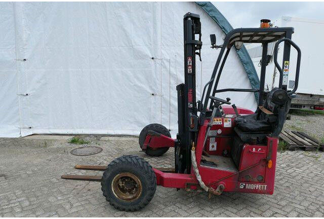 Moffett M4 25.3, Mitnahmestapler, 2.500kg, 3m Hubhöhe - Závěsný vysokozdvižný vozík: obrázek 2 Moffett M4 25.3, Mitnahmestapler, 2.500kg, 3m Hubhöhe - Závěsný vysokozdvižný vozík: obrázek 2