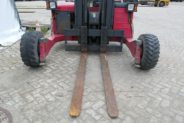 Moffett M4 25.3, Mitnahmestapler, 2.500kg, 3m Hubhöhe - Závěsný vysokozdvižný vozík: obrázek 3 Moffett M4 25.3, Mitnahmestapler, 2.500kg, 3m Hubhöhe - Závěsný vysokozdvižný vozík: obrázek 3