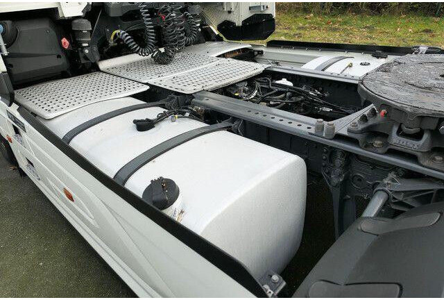 DAF XG 530 FT 4x2, Intarder, 2x Tank, Standklima - Tahač: obrázek 4 DAF XG 530 FT 4x2, Intarder, 2x Tank, Standklima - Tahač: obrázek 4