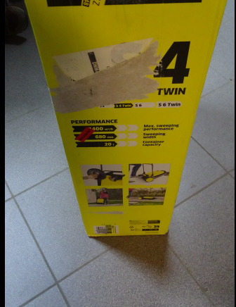 Balayeuse mécanique KARCHER S 4 Twin - Průmyslový zametací stroj: obrázek 4 Balayeuse mécanique KARCHER S 4 Twin - Průmyslový zametací stroj: obrázek 4
