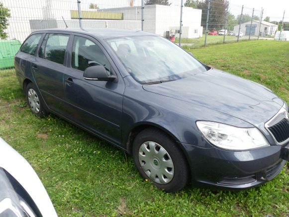 Break Skoda Octavia Combi (2011-97.803 km) - Osobní auto: obrázek 4 Break Skoda Octavia Combi (2011-97.803 km) - Osobní auto: obrázek 4