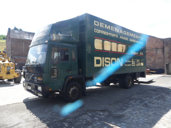 Camion de déménagement avec haillon arrière Volvo FL6-140 (1986-451.079 km-VIN:YB1E6AXGB405329) - Skříňový nákladní auto: obrázek 1 Camion de déménagement avec haillon arrière Volvo FL6-140 (1986-451.079 km-VIN:YB1E6AXGB405329) - Skříňový nákladní auto: obrázek 1