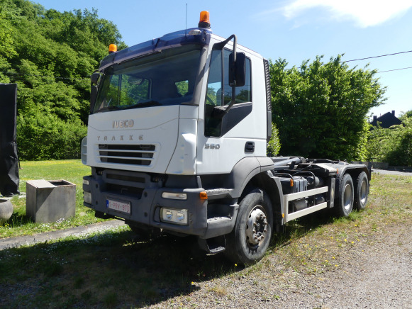 Hákový nosič kontejnerů Camion porte container + container 11 m³ Iveco Trakker 380: obrázek 1