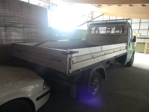 Camionnette benne Peugeot Boxer (1999-235.401 km) - Osobní auto: obrázek 3 Camionnette benne Peugeot Boxer (1999-235.401 km) - Osobní auto: obrázek 3