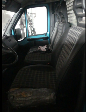 Camionnette benne Peugeot Boxer (1999-235.401 km) - Osobní auto: obrázek 4 Camionnette benne Peugeot Boxer (1999-235.401 km) - Osobní auto: obrázek 4