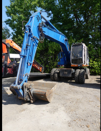Grue sur pneus Hitachi EX165W - Kolesové rýpadlo: obrázek 1 Grue sur pneus Hitachi EX165W - Kolesové rýpadlo: obrázek 1
