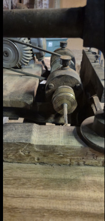 Mortaiseuse à mèche CH DEBELDER – machine ancienne motorisée, robuste - Dřevoobráběcí stroj: obrázek 5 Mortaiseuse à mèche CH DEBELDER – machine ancienne motorisée, robuste - Dřevoobráběcí stroj: obrázek 5