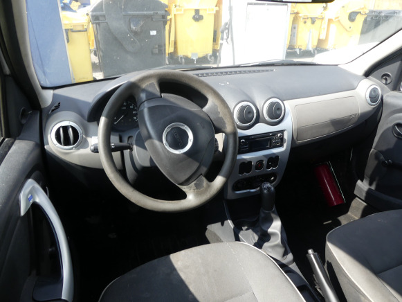 Osobní auto REF:10423 - Voiture Dacia Logan 1.5 DCI break (2012-254.373 km): obrázek 13