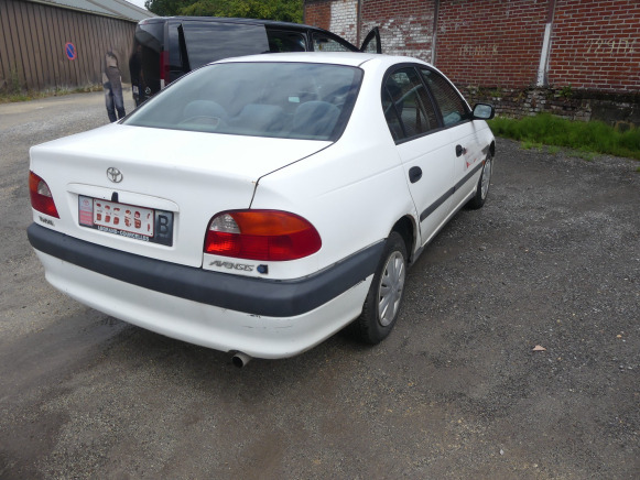 REF:DBB024 - Voiture Toyota Avensis (1998-172.549 km) - Osobní auto: obrázek 5 REF:DBB024 - Voiture Toyota Avensis (1998-172.549 km) - Osobní auto: obrázek 5