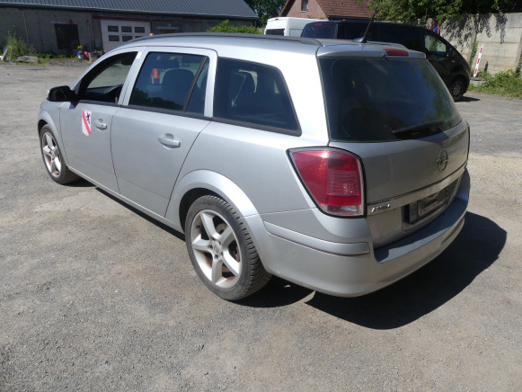 REF:TRF008 - Voiture Opel Astra break (2005-158.167 km) - Osobní auto: obrázek 3 REF:TRF008 - Voiture Opel Astra break (2005-158.167 km) - Osobní auto: obrázek 3