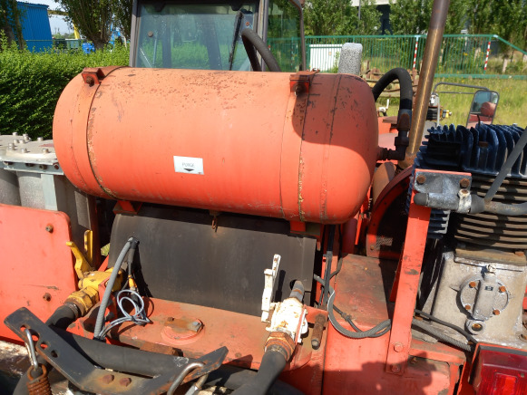 Tracteur CHARIOTRAC pour pièces - Traktor: obrázek 4 Tracteur CHARIOTRAC pour pièces - Traktor: obrázek 4