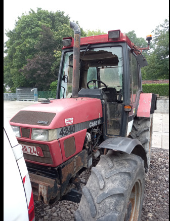 Tracteur Case International 4240XLA - Traktor: obrázek 4 Tracteur Case International 4240XLA - Traktor: obrázek 4