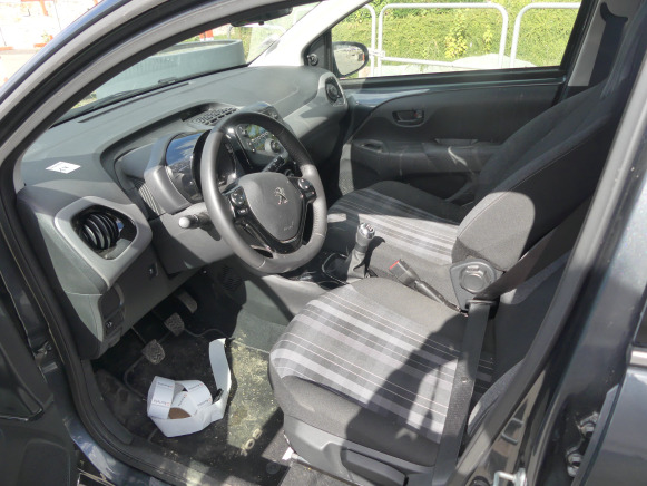 Voiture (1.735km) Peugeot 108 Style 5 portes(Vin:VF3PSCFBDJR245289) - Osobní auto: obrázek 5 Voiture (1.735km) Peugeot 108 Style 5 portes(Vin:VF3PSCFBDJR245289) - Osobní auto: obrázek 5