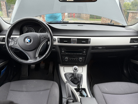 Voiture BMW 316D (2011-212.866 km-VIN:WBAPR51080E719674) - Osobní auto: obrázek 5 Voiture BMW 316D (2011-212.866 km-VIN:WBAPR51080E719674) - Osobní auto: obrázek 5