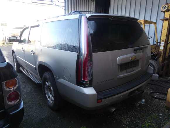 Voiture Chevrolet Suburban (2006-355.000 km) Numéro de châssis : 1GNFK16327J170092 - Kilométrage : 355000 - Dodávka s dvojitou kabinou: obrázek 4 Voiture Chevrolet Suburban (2006-355.000 km) Numéro de châssis : 1GNFK16327J170092 - Kilométrage : 355000 - Dodávka s dvojitou kabinou: obrázek 4