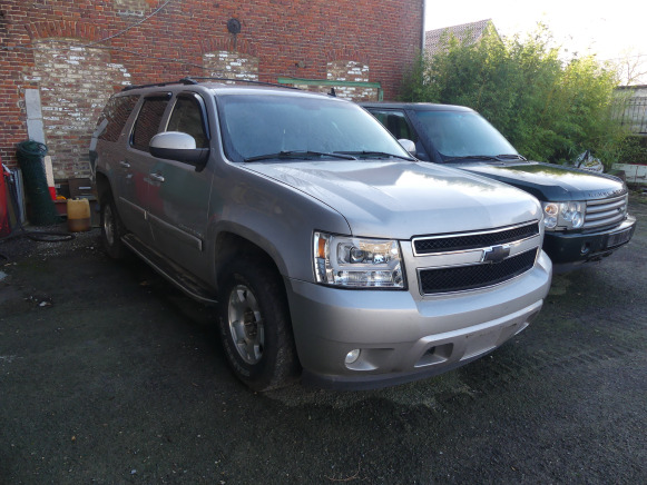 Voiture Chevrolet Suburban (2006-355.000 km) Numéro de châssis : 1GNFK16327J170092 - Kilométrage : 355000 - Dodávka s dvojitou kabinou: obrázek 2 Voiture Chevrolet Suburban (2006-355.000 km) Numéro de châssis : 1GNFK16327J170092 - Kilométrage : 355000 - Dodávka s dvojitou kabinou: obrázek 2