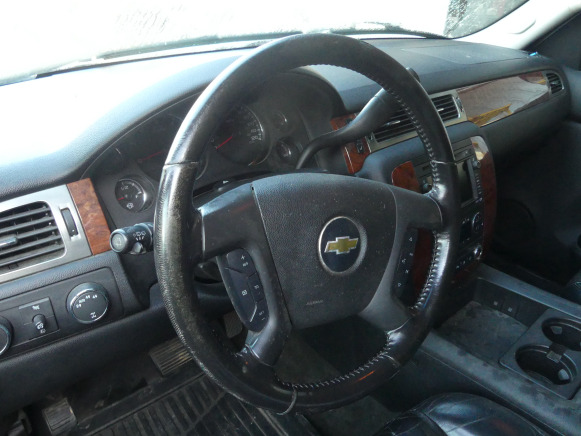 Voiture Chevrolet Suburban (2006-355.000 km) Numéro de châssis : 1GNFK16327J170092 - Kilométrage : 355000 - Dodávka s dvojitou kabinou: obrázek 5 Voiture Chevrolet Suburban (2006-355.000 km) Numéro de châssis : 1GNFK16327J170092 - Kilométrage : 355000 - Dodávka s dvojitou kabinou: obrázek 5