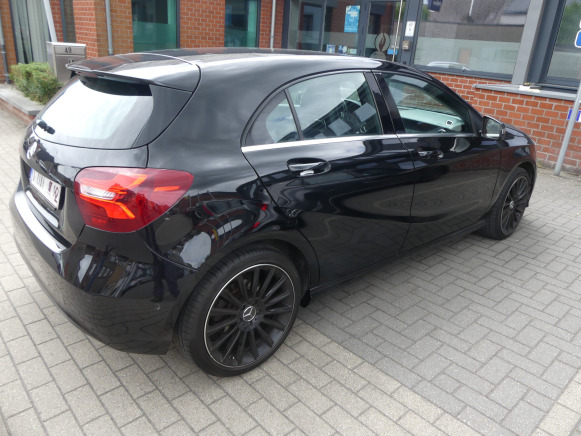 Voiture Mercedes-Benz A 180 (2018-99.600 km-VIN:WDD1760121J776850) - Osobní auto: obrázek 3 Voiture Mercedes-Benz A 180 (2018-99.600 km-VIN:WDD1760121J776850) - Osobní auto: obrázek 3