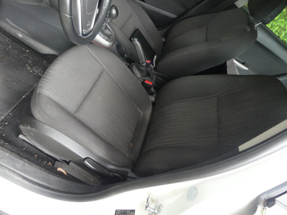 Voiture Opel Astra Break (2012-211.232 km) - Osobní auto: obrázek 4 Voiture Opel Astra Break (2012-211.232 km) - Osobní auto: obrázek 4