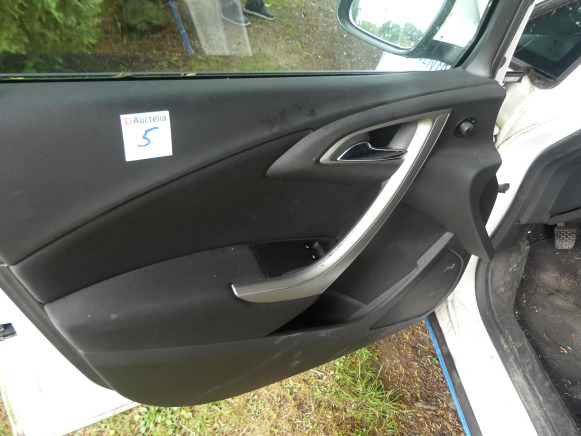 Voiture Opel Astra Break (2012-211.232 km) - Osobní auto: obrázek 3 Voiture Opel Astra Break (2012-211.232 km) - Osobní auto: obrázek 3