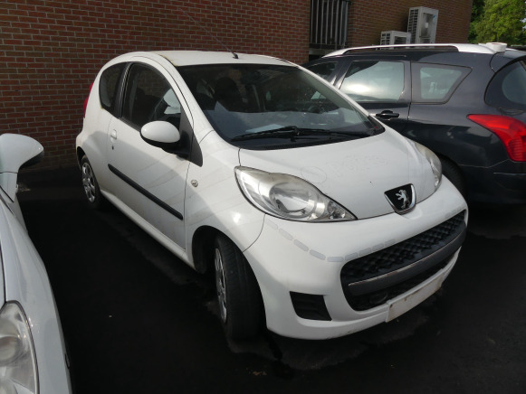 Voiture Peugeot 107 (2012-99.475 km) - Osobní auto: obrázek 2 Voiture Peugeot 107 (2012-99.475 km) - Osobní auto: obrázek 2
