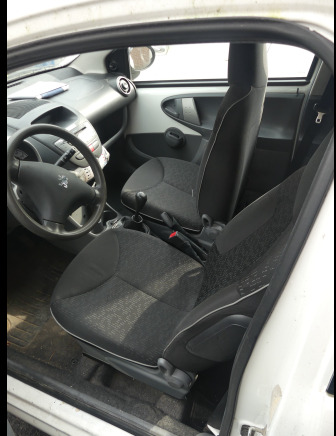 Voiture Peugeot 107 (2012-99.475 km) - Osobní auto: obrázek 5 Voiture Peugeot 107 (2012-99.475 km) - Osobní auto: obrázek 5