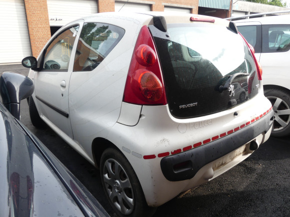Voiture Peugeot 107 (2012-99.475 km) - Osobní auto: obrázek 4 Voiture Peugeot 107 (2012-99.475 km) - Osobní auto: obrázek 4
